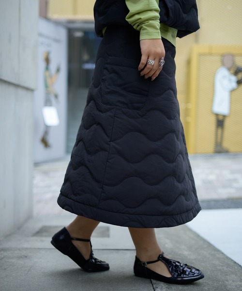 Snow Peak（スノーピーク）の「Snow Peak / Seamless Quilted Down Wrap Skirt  シームレスキルティングダウンラップスカート（スカート・レディース・ブラック/オリーブ・1/2/3）」の21枚目の写真