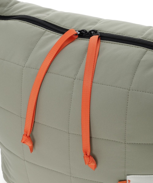 CROSSPLUS ONLINE(クロスプラスオンライン)の「【ONDOO】キルティングショルダーバック【撥水・A4・ノートPC・タブレット収納可能】(トートバッグ・レディース・ベージュ/オフホワイト/ブラック/グレー・フリー)」の21枚目の写真