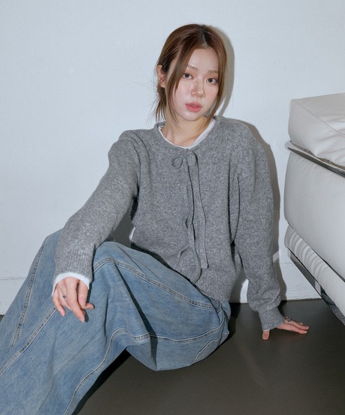 UNE MANSION（ユヌマンション）の「ラブリーフロントリボンボタンカーディガン（ニット/セーター・レディース・ベージュ/ブラック/アイボリー/グレー・FREE）」の13枚目の写真