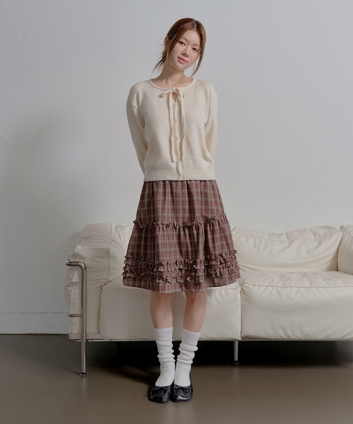 UNE MANSION（ユヌマンション）の「ラブリーフロントリボンボタンカーディガン（ニット/セーター・レディース・ベージュ/ブラック/アイボリー/グレー・FREE）」の9枚目の写真