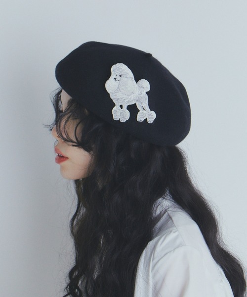 manana suerte(マニャーナスエルテ)の「DOGワッペンブローチ(ブローチ/コサージュ・レディース・グレー/ホワイト・FREE)」の5枚目の写真