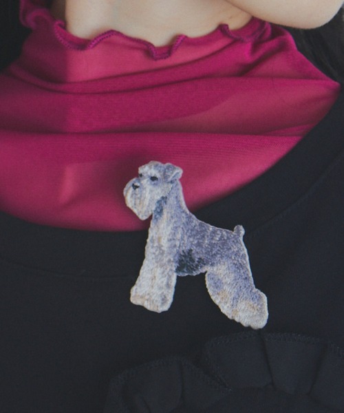 manana suerte(マニャーナスエルテ)の「DOGワッペンブローチ(ブローチ/コサージュ・レディース・グレー/ホワイト・FREE)」の10枚目の写真