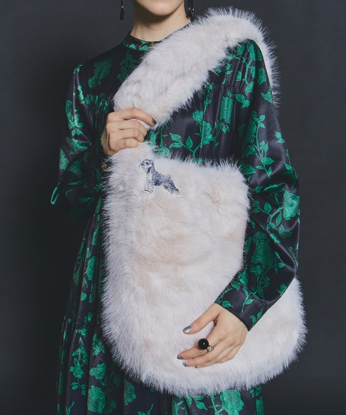 manana suerte(マニャーナスエルテ)の「DOGワッペンブローチ(ブローチ/コサージュ・レディース・グレー/ホワイト・FREE)」の11枚目の写真