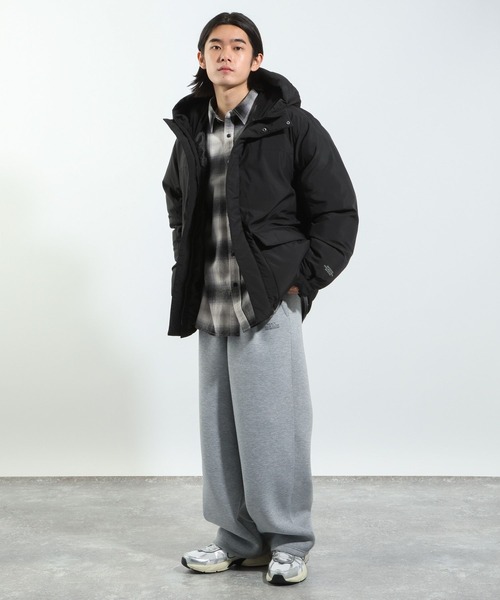 BAYFLOW（ベイフロー）の「ファイバー中綿フードブルゾン（ダウンジャケット/コート・メンズ・グレイッシュベージュ/ブラック・LARGE/MEDIUM）」の4枚目の写真