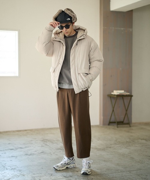 BAYFLOW（ベイフロー）の「ファイバー中綿フードブルゾン（ダウンジャケット/コート・メンズ・グレイッシュベージュ/ブラック・LARGE/MEDIUM）」の9枚目の写真