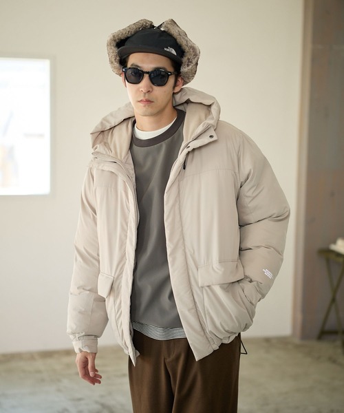 BAYFLOW（ベイフロー）の「ファイバー中綿フードブルゾン（ダウンジャケット/コート・メンズ・グレイッシュベージュ/ブラック・LARGE/MEDIUM）」の12枚目の写真