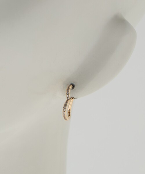 BEAUTY&YOUTH UNITED ARROWS（ビューティーアンドユースユナイテッドアローズ）の「キュービックジルコニア ライン ハート ピアス（ピアス（両耳用）・レディース・シルバー/ゴールド・FREE）」の9枚目の写真