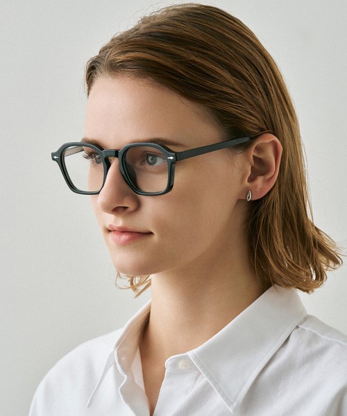 NUEF （ヌエフ）の「ウェリントン型｜クリアレンズ｜トレンド｜紫外線対策｜UVカット｜眼鏡｜NUEF｜（メガネ・レディース・ブラウン/ブラック・FREE）」の2枚目の写真