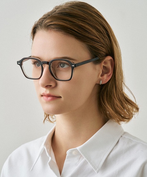 NUEF （ヌエフ）の「ウェリントン型｜クリアレンズ｜トレンド｜紫外線対策｜UVカット｜眼鏡｜NUEF｜（メガネ・レディース・ブラウン/ブラック・FREE）」の5枚目の写真