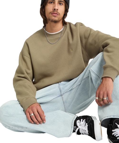 VOLCOM（ボルコム）の「【VOLCOM/ボルコム】SINGLE STONE PW CREW/ボルコムクルーネックライトスウェットトレーナー（Tシャツ/カットソー・メンズ・グレー系その他/ベージュ系その他・MEDIUM/LARGE/X-LARGE）」の2枚目の写真