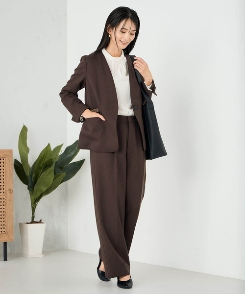 a.v.v（アーヴェヴェ）の「【洗える/イージーケア/ストレッチ】パウダーツイルワイドストレートパンツ（その他パンツ・レディース・ブラック/ブラウン/ネイビー・38/36/40/34/42）」の22枚目の写真