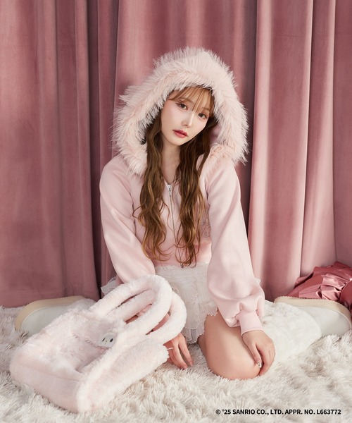 one after another NICE CLAUP（ワンアフターアナザーナイスクラップ）の「【マイメロディ／クロミコラボ】ファー付きパーカー（パーカー・レディース・ピンク/チャコールグレー・FREE）」の9枚目の写真