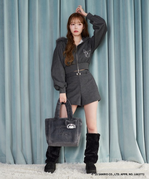 one after another NICE CLAUP（ワンアフターアナザーナイスクラップ）の「【マイメロディ／クロミコラボ】ファー付きパーカー（パーカー・レディース・ピンク/チャコールグレー・FREE）」の10枚目の写真