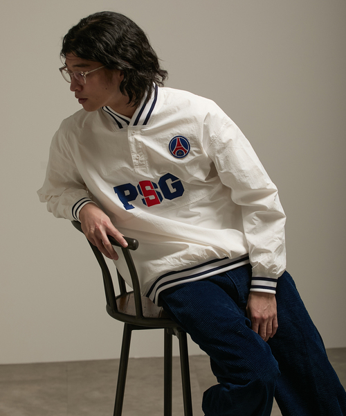 PARIS SAINT-GERMAIN(パリサンジェルマン)の「【Paris Saint-Germain / パリ・サン=ジェルマン】 JP Snapline Henley Piste(ナイロンジャケット・メンズ・ホワイト/チャコールグレー・MEDIUM/LARGE)」の16枚目の写真