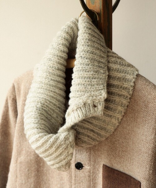 fennica(フェニカ)の「TIME WILL TELL WORKS / ウール ネックウォーマー(マフラー・レディース・グレー/ブラック/ベージュ・ONE SIZE)」の2枚目の写真