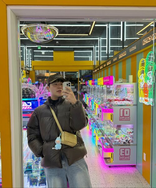 MOOD INSIDE(ムードインサイド)の「男女共用グロッシー プファーショートダウン_Glossy Brown(ダウンジャケット/コート・メンズ・ブラウン・MEDIUM/LARGE/X-LARGE)」の4枚目の写真