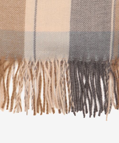 MAJESTIC LEGON（マジェスティックレゴン）の「クリーミータッチチェックストール（ストール/ショール・レディース・ブルー系その他2/ブラウン系その他2/ベージュ系その他2・FREE）」の11枚目の写真