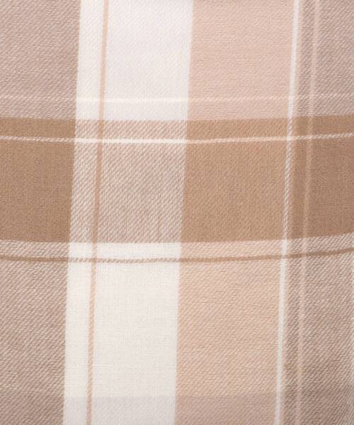 MAJESTIC LEGON（マジェスティックレゴン）の「クリーミータッチチェックストール（ストール/ショール・レディース・ブルー系その他2/ブラウン系その他2/ベージュ系その他2・FREE）」の14枚目の写真