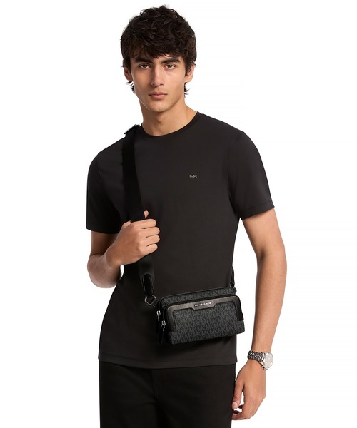 MICHAEL KORS(マイケルコース)の「HUDSON クロスボディ - MKシグネチャー(ショルダーバッグ・メンズ・ブラック・FREE)」の2枚目の写真