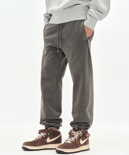 SOVERMENT(ソヴメント)の「980G ピグメントスウェットパンツ-オークブラウン-(スウェットパンツ・レディース・その他・SMALL/MEDIUM/LARGE/X-LARGE/XX-LARGE)」の1枚目の写真