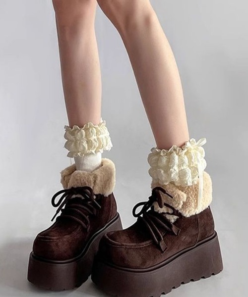 Nia(ニア)の「Nia(ニア)/バイカラー 厚底ショートボアブーツ(ブーツ・レディース・ベージュ/ブラウン・38/40/36)」の2枚目の写真