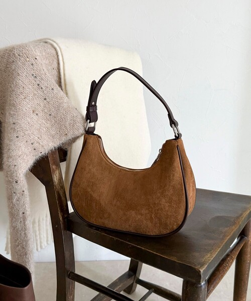 fredy emue（フレディエミュ）の「パイピングスエードラウンドワンショルバッグ（ショルダーバッグ・レディース・ブラック/ブラウン・FREE）」の15枚目の写真