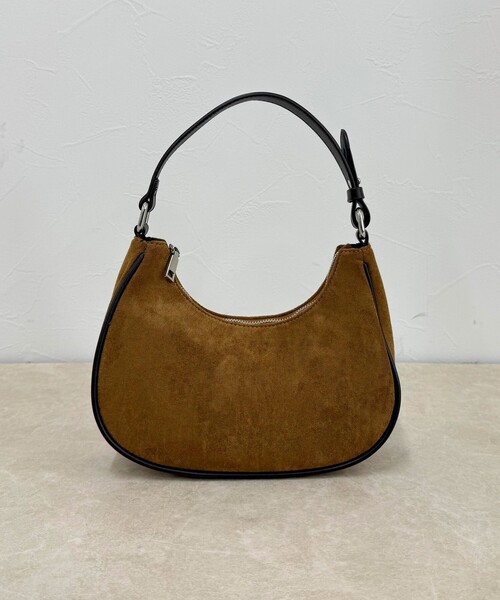 fredy emue（フレディエミュ）の「パイピングスエードラウンドワンショルバッグ（ショルダーバッグ・レディース・ブラック/ブラウン・FREE）」の5枚目の写真