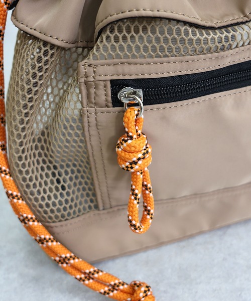 COLDE （コルデ）の「メッシュフリル巾着2wayバッグ（ショルダーバッグ・レディース・ベージュ/アイボリー/ブラック・FREE）」の6枚目の写真