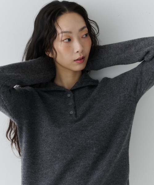 NUJOH（ヌゾ）の「Half Button High Neck Knit / ハーフボタンハイネックニット（Tシャツ/カットソー・レディース・レッド/ブラウン/ホワイト/チャコールグレー/ブラック・FREE）」の21枚目の写真