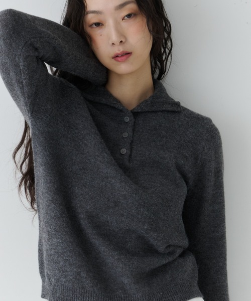 NUJOH（ヌゾ）の「Half Button High Neck Knit / ハーフボタンハイネックニット（Tシャツ/カットソー・レディース・レッド/ブラウン/ホワイト/チャコールグレー/ブラック・FREE）」の19枚目の写真