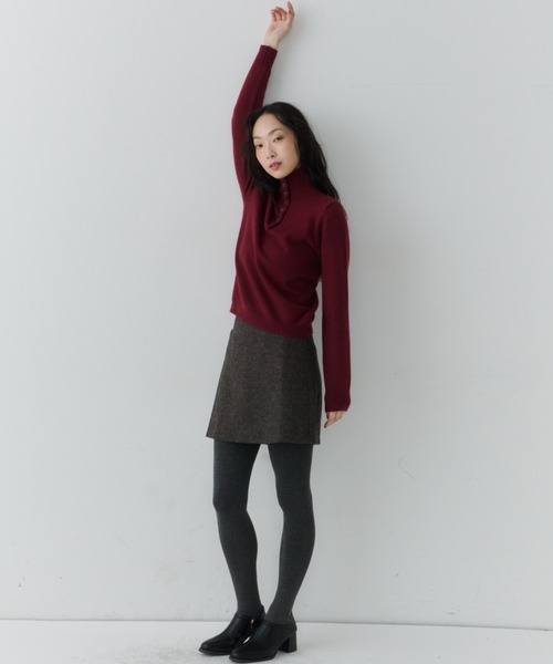 NUJOH（ヌゾ）の「Half Button High Neck Knit / ハーフボタンハイネックニット（Tシャツ/カットソー・レディース・レッド/ブラウン/ホワイト/チャコールグレー/ブラック・FREE）」の11枚目の写真