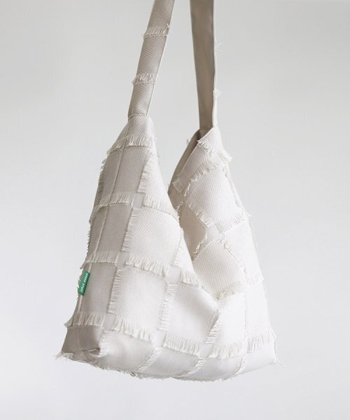 GREEN STUFF(グリーンスタッフ)の「シンプルなショッパーバッグ62エスニックフリンジ - ivory(ショルダーバッグ・レディース・その他・FREE)」の7枚目の写真
