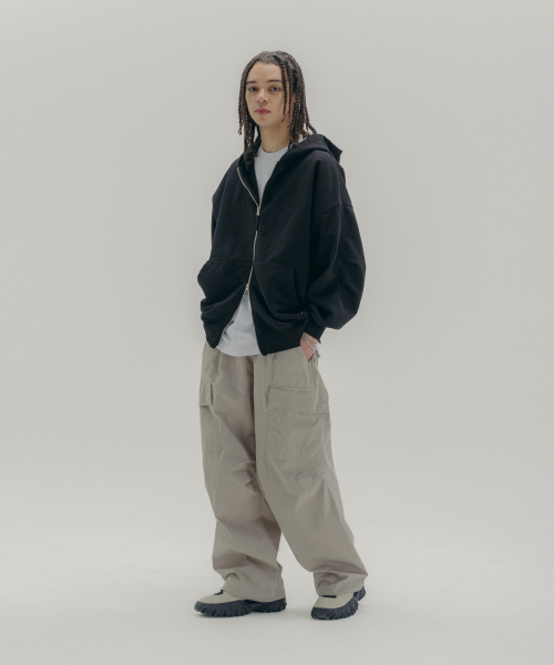PSSHOPPER（ピーエスショッパ）の「スモールロゴウォッシュフード集業[ブラック]（パーカー・メンズ・その他・MEDIUM/LARGE/X-LARGE/XX-LARGE）」の2枚目の写真