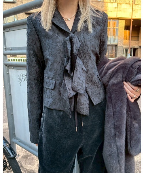 LE CIEL BLEU(ルシェルブルー)の「クロップドジャカードジャケット / Cropped Jacquard Jacket(テーラードジャケット・レディース・ライトグレー/ブラック・38/36)」の14枚目の写真
