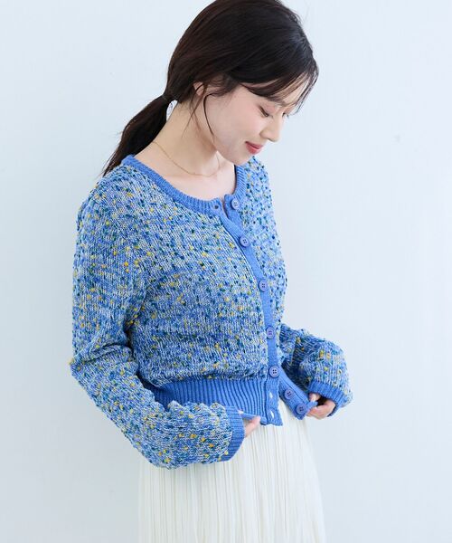 le.coeur blanc(ルクールブラン)の「《WEB限定アイテム》pomponヤーンニットカーディガン(カーディガン/ボレロ・レディース・ベージュ/ブラック系その他/ブラック/ブルー系その他2・38)」の10枚目の写真