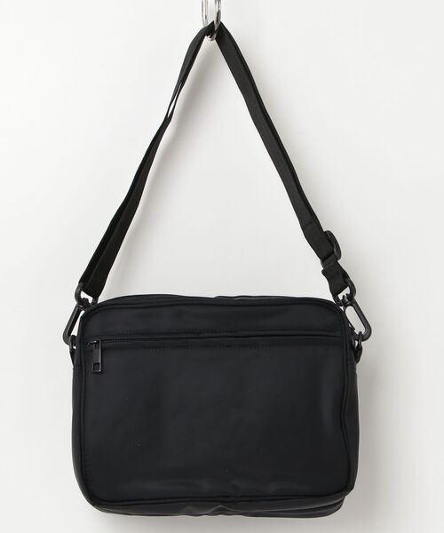 ブラック ショルダーバッグ GUESS JEANS Shoulder Bag ショルダーバッグ | GUESS(ゲス) JAPAN 公式