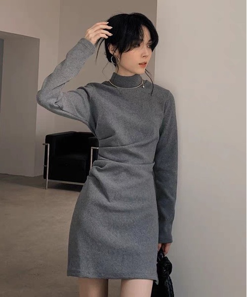 AsheKsha(アシクシャ)の「シンプルなカラーの韓国風スリムワンピース(ワンピース・レディース・グレー・M)」の1枚目の写真
