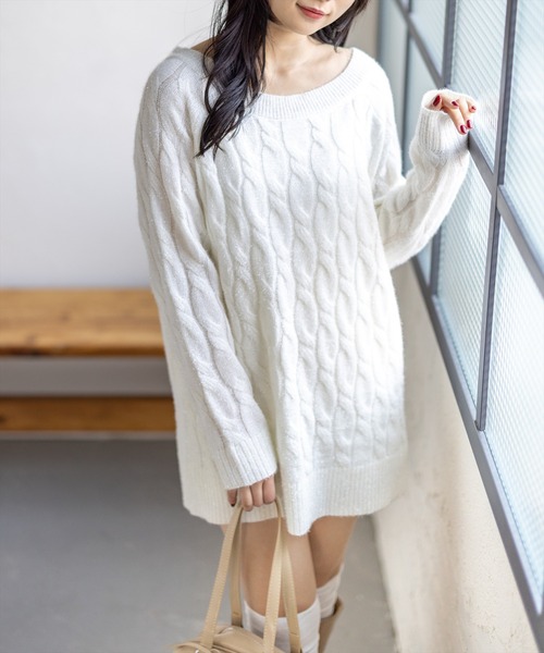 CLEAR BASIC（クリアベーシック）の「前後2wayベルトオープンケーブルニットトップス[大人 フェミニン 上品]≪AW新作≫（ニット/セーター・レディース・サックスブルー/アイボリー/グレー・F）」の2枚目の写真