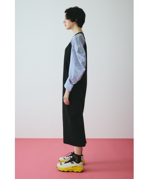 HeRIN.CYE(ヘリンドットサイ)の「Volume sleeve knit dress ボリュームスリーブニットドレス(ワンピース・レディース・ブラック/オフホワイト/ブルー・FREE)」の4枚目の写真