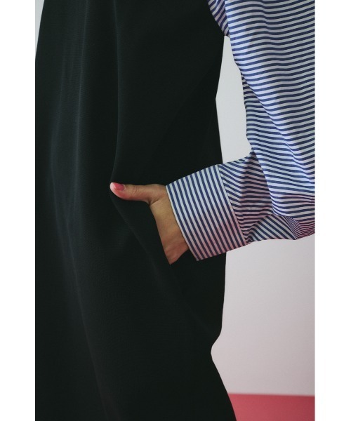 HeRIN.CYE(ヘリンドットサイ)の「Volume sleeve knit dress ボリュームスリーブニットドレス(ワンピース・レディース・ブラック/オフホワイト/ブルー・FREE)」の10枚目の写真