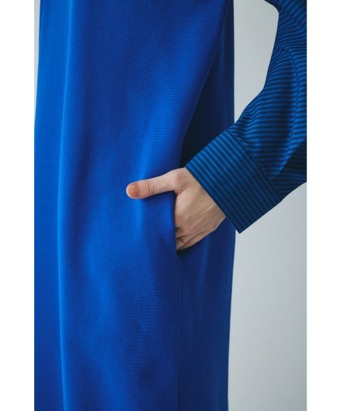 HeRIN.CYE(ヘリンドットサイ)の「Volume sleeve knit dress ボリュームスリーブニットドレス(ワンピース・レディース・ブラック/オフホワイト/ブルー・FREE)」の20枚目の写真