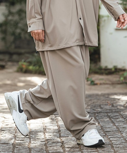 CAMBIO(カンビオ)の「mp14475- Ripple Wide Straight Pants ワイドストレートパンツ(S62326cmb)(その他パンツ・メンズ・ベージュ/チャコール/ブラック・L/M/S)」の1枚目の写真