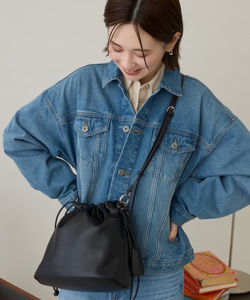 AMERICAN HOLIC(アメリカンホリック)の「【ZOZO限定】3WAY巾着ショルダーバッグ(ショルダーバッグ・レディース・ブラック/ブルー/グレイッシュベージュ・FREE)」の2枚目の写真