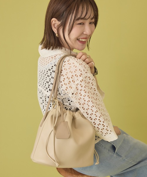 AMERICAN HOLIC(アメリカンホリック)の「【ZOZO限定】3WAY巾着ショルダーバッグ(ショルダーバッグ・レディース・ブラック/ブルー/グレイッシュベージュ/シルバー/ライトベージュ/ダークブラウン・FREE)」の18枚目の写真