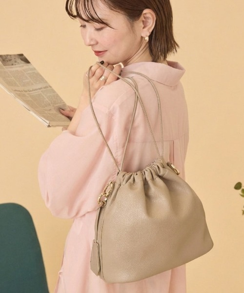 AMERICAN HOLIC(アメリカンホリック)の「【ZOZO限定】3WAY巾着ショルダーバッグ(ショルダーバッグ・レディース・ブラック/ブルー/グレイッシュベージュ/シルバー/ライトベージュ/ダークブラウン・FREE)」の7枚目の写真