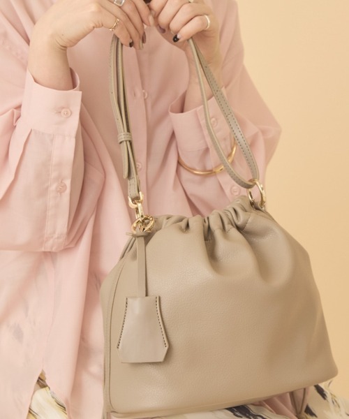 AMERICAN HOLIC(アメリカンホリック)の「【ZOZO限定】3WAY巾着ショルダーバッグ(ショルダーバッグ・レディース・ブラック/ブルー/グレイッシュベージュ/シルバー/ライトベージュ/ダークブラウン・FREE)」の17枚目の写真