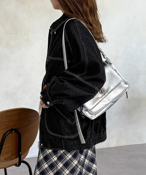 CPCM(シーピーシーエム)の「ラグランビッグデニムジャケット(ブルゾン・レディース・ブラック/ブルー/ネイビー・FREE)」の5枚目の写真