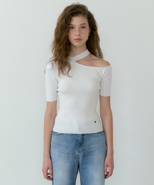 LUCIR ZU（ルシールズ）の「Cut off half-turtleneck Knit (ivory)（ニット/セーター・レディース・その他・FREE）」の2枚目の写真