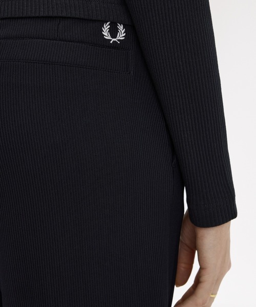 FRED PERRY(フレッドペリー)の「先行予約受付中/Rib Tricot Trousers/リブトリコットトラウザー(その他パンツ・レディース・ブラック・8/10)」の2枚目の写真