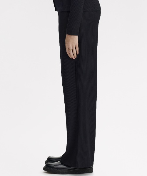 FRED PERRY(フレッドペリー)の「先行予約受付中/Rib Tricot Trousers/リブトリコットトラウザー(その他パンツ・レディース・ブラック・8/10)」の3枚目の写真